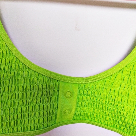 Kendall & Kylie Neon Green Textured Bikini Top Size Small - Picture 3 of 5